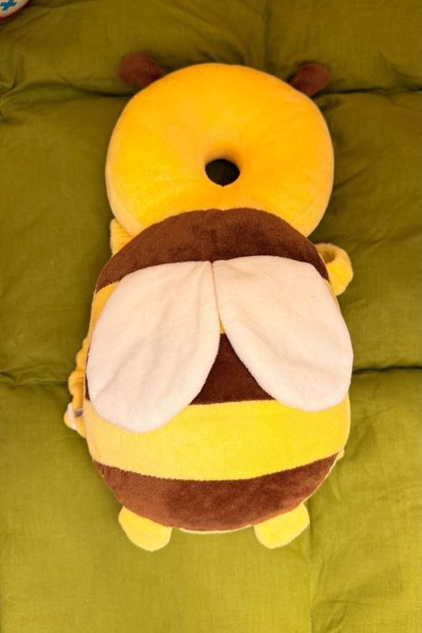 Защита от падения в виде пчёлки . Очень мягкий удобный