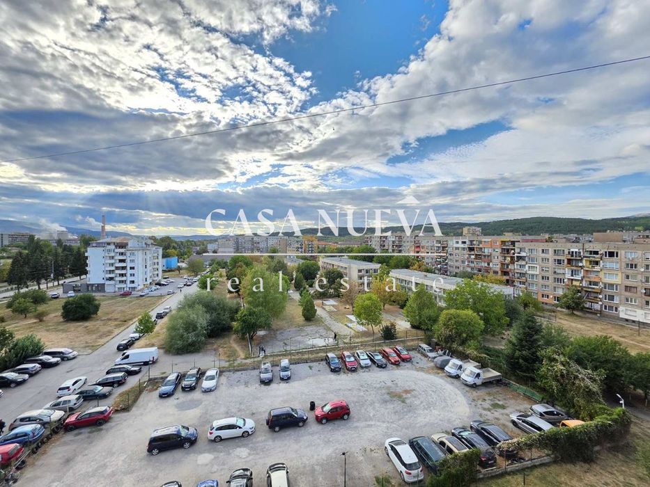 Продава се Тристаен апартамент в Перник, Изток - 66 кв.м за 1940 €/кв.м - Снимка #2