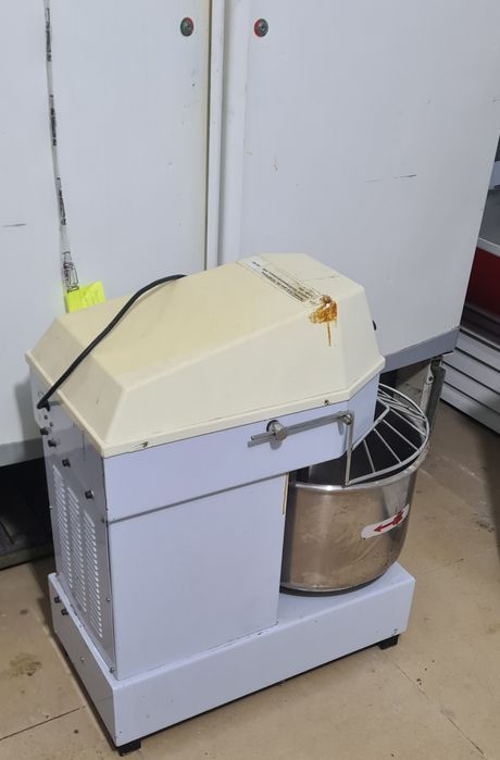 Продам тестомес.