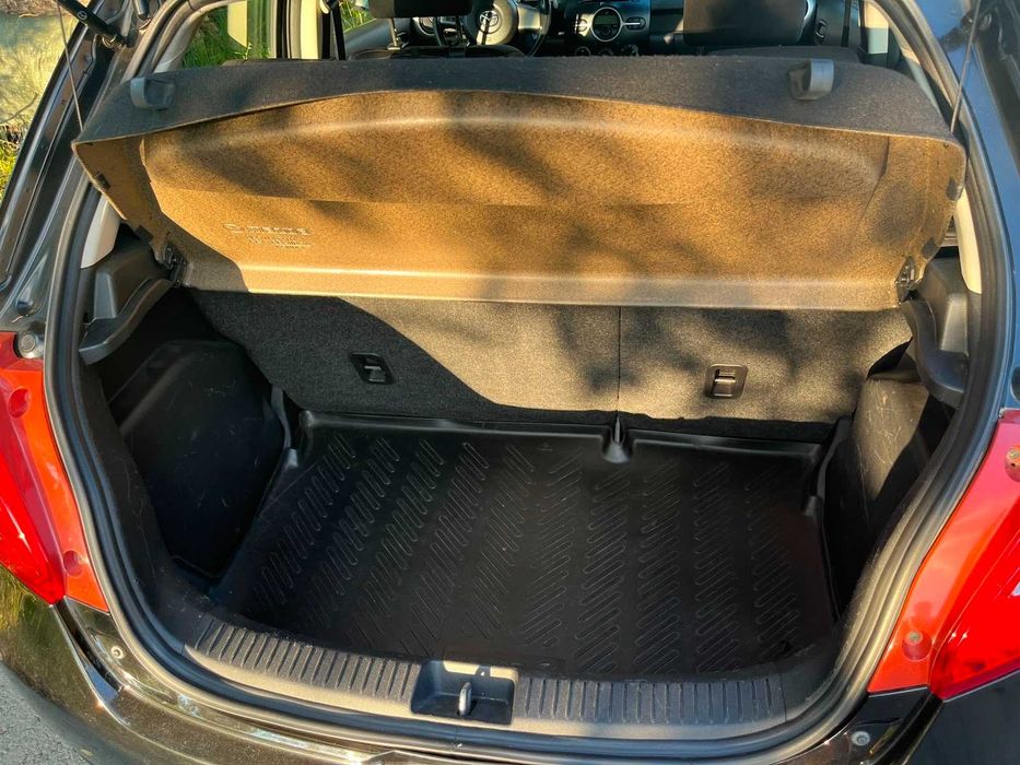 Ocazie! Mazda 2 (2009) 1.6 Diesel | Păstrată în Garaj | Doar 234151 km | Cauciucuri Noi