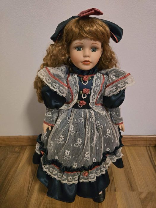 Порцеланова кукла закупена от Виена