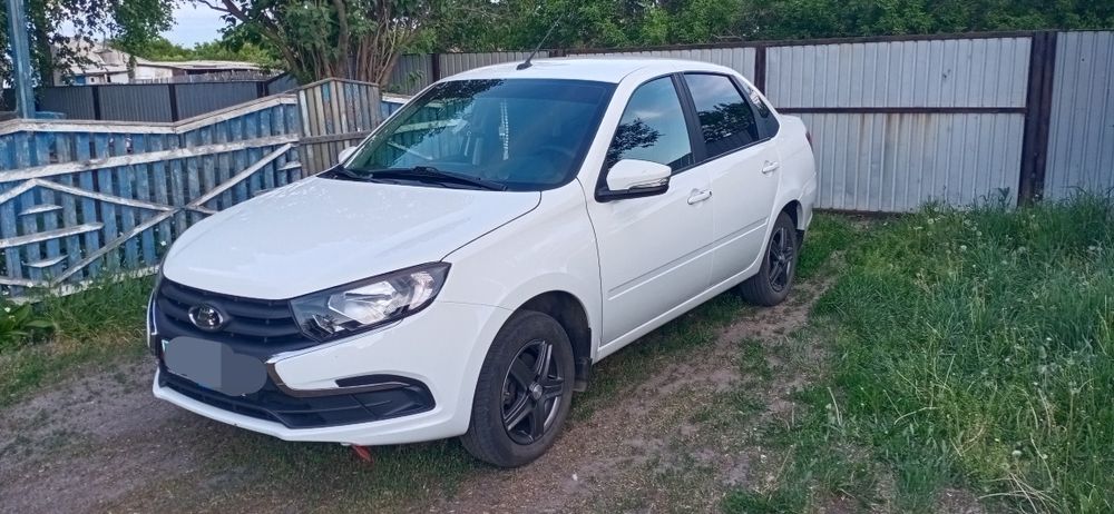 Автомобиль лада гранта
