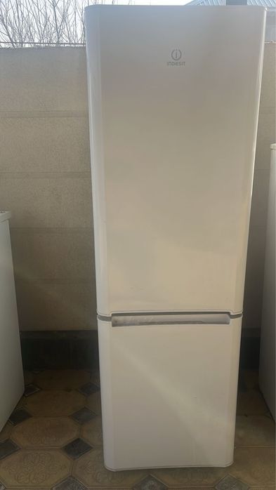 Холодильник в хорошем состояний