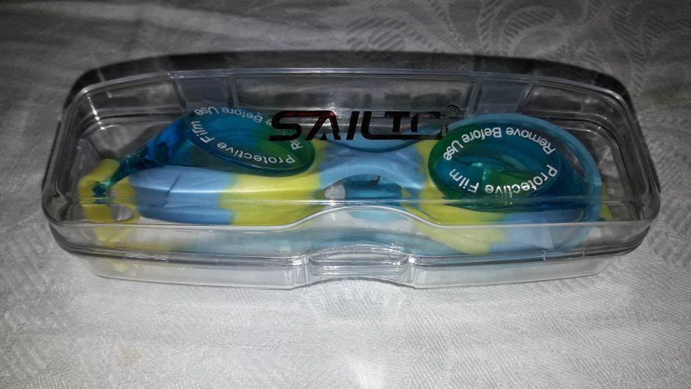 Очки для плавания