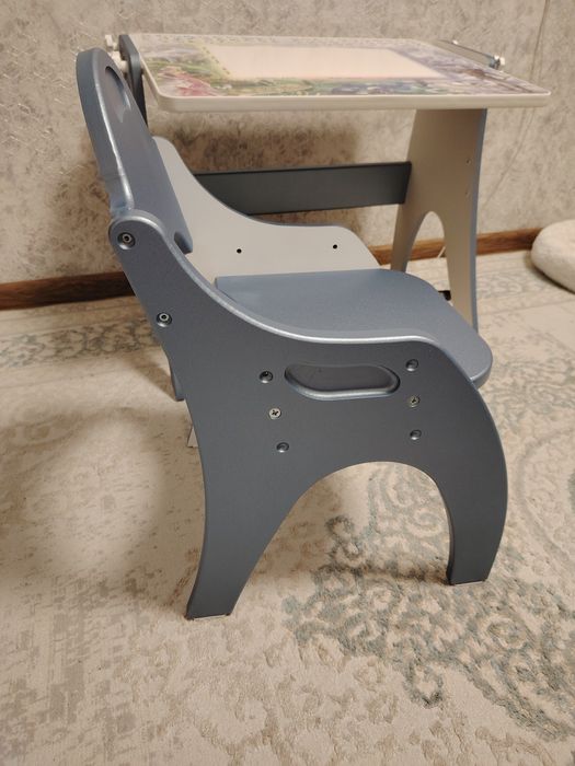 Продам детский столик