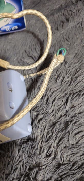 Продам утюг б/у.