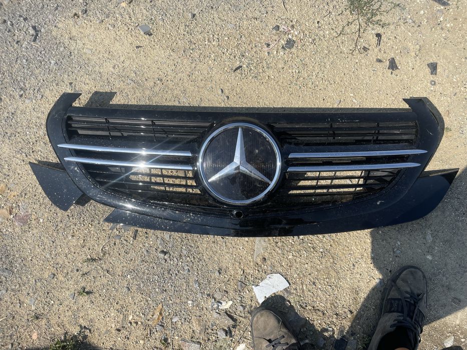EQC решетка Mercedes