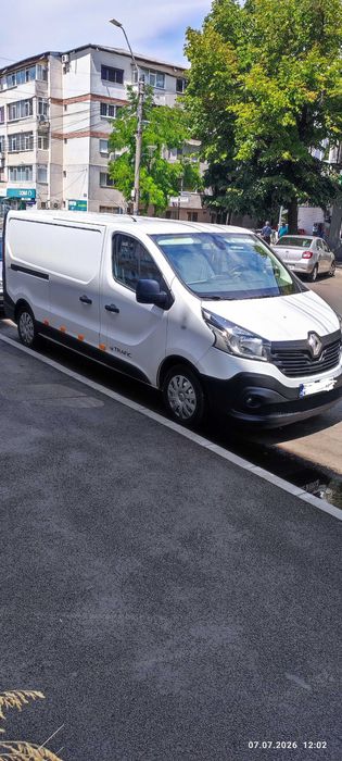 Închiriez autoutilitara/dubă