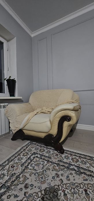 Диван и кресло б/у