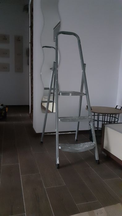 Scara metal o treapta putin indoita1,20 inaltime