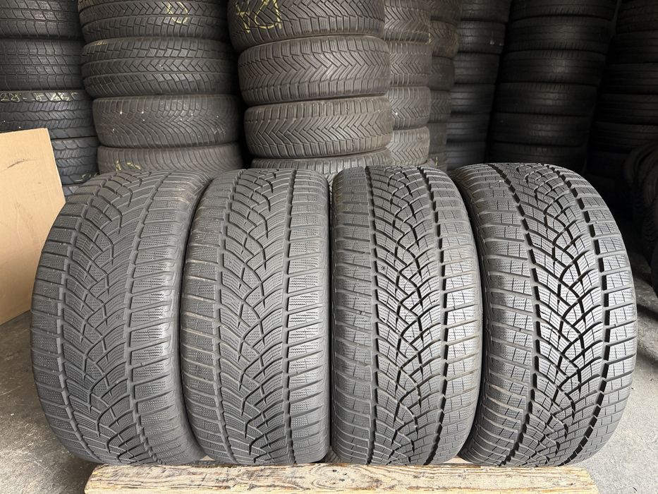 4 anvelope iarna 245/40/18 , GoodYear , DOT 4521 , 7.3-8.7 mm !