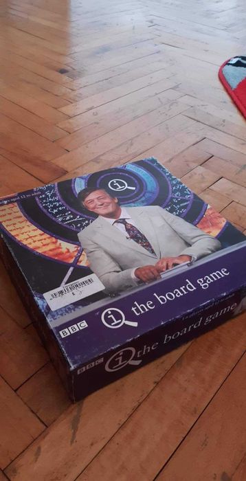 Vând jocuri de societate / boardgames