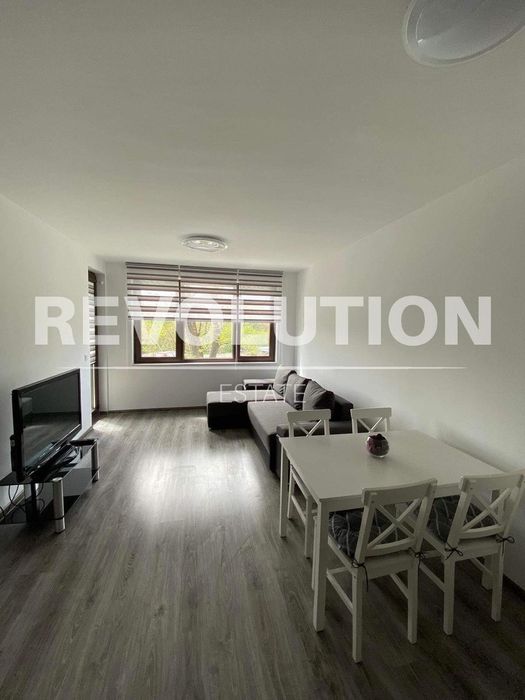 Дава се под наем Двустаен апартамент в Варна, Младост 1 - 60 кв.м за 488.58 € - Снимка #1