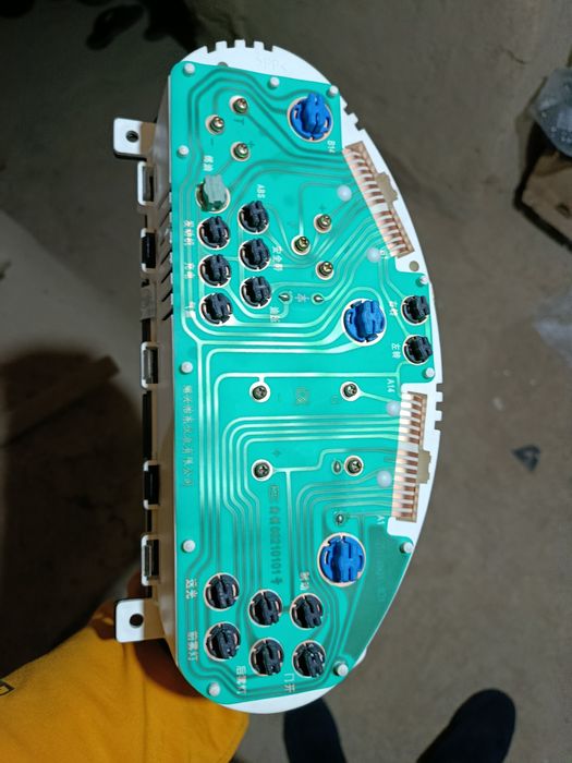 Matiz tablo sotiladi. Продоется прибор от авто Матиз