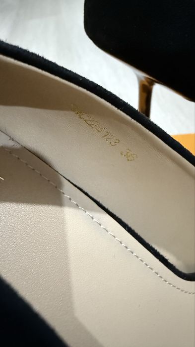 Продаю туфли SMAN черная замша