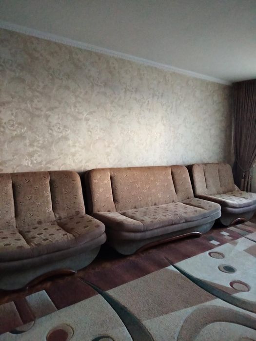Продам диван с креслами