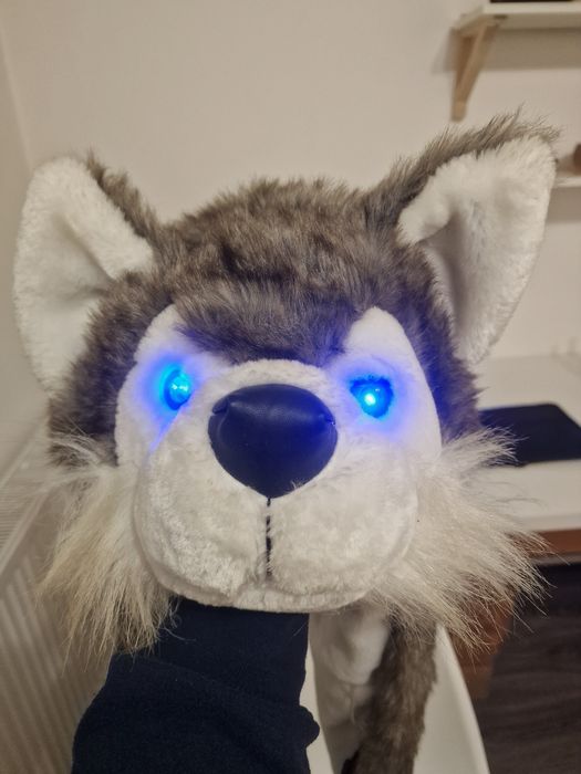 Căciulă în formă de lup