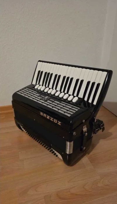 Акордеон Hohner Favorit IV P 96 баса Hohner