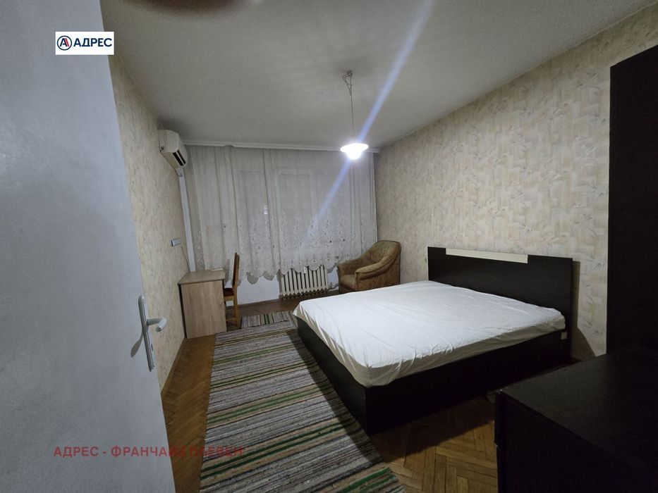 Продава се Тристаен апартамент в Плевен, Идеален център - 105 кв.м за 826 €/кв.м - Снимка #5
