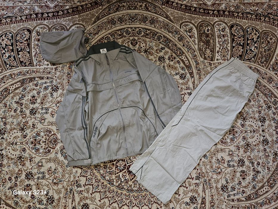 Продаю спортивный мужской костюм