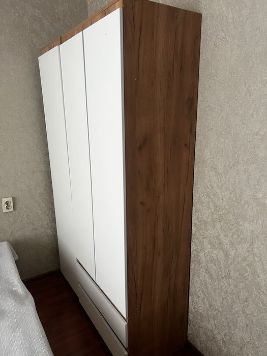 Продам шкаф хорошом состояние