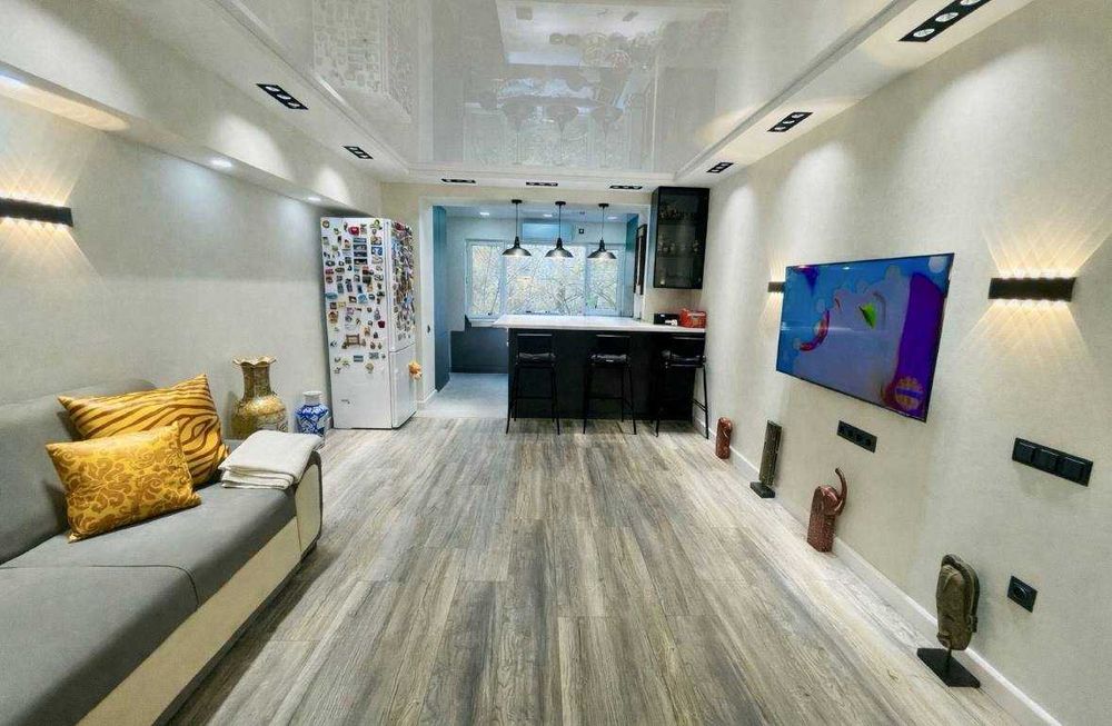 м.Космонавтов Голубые Купола спецплан 3-комн 4/7 85 м² евроремонт