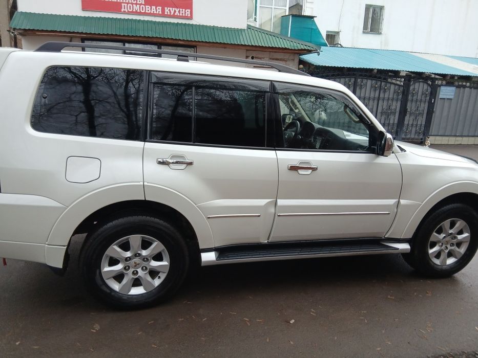 Продам автомобиль Митцубиси Паджеро