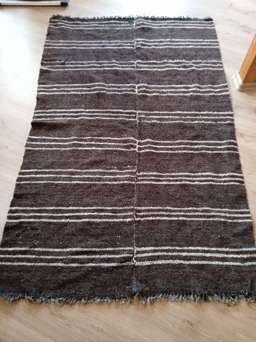 Козяци и черги и пътеки.