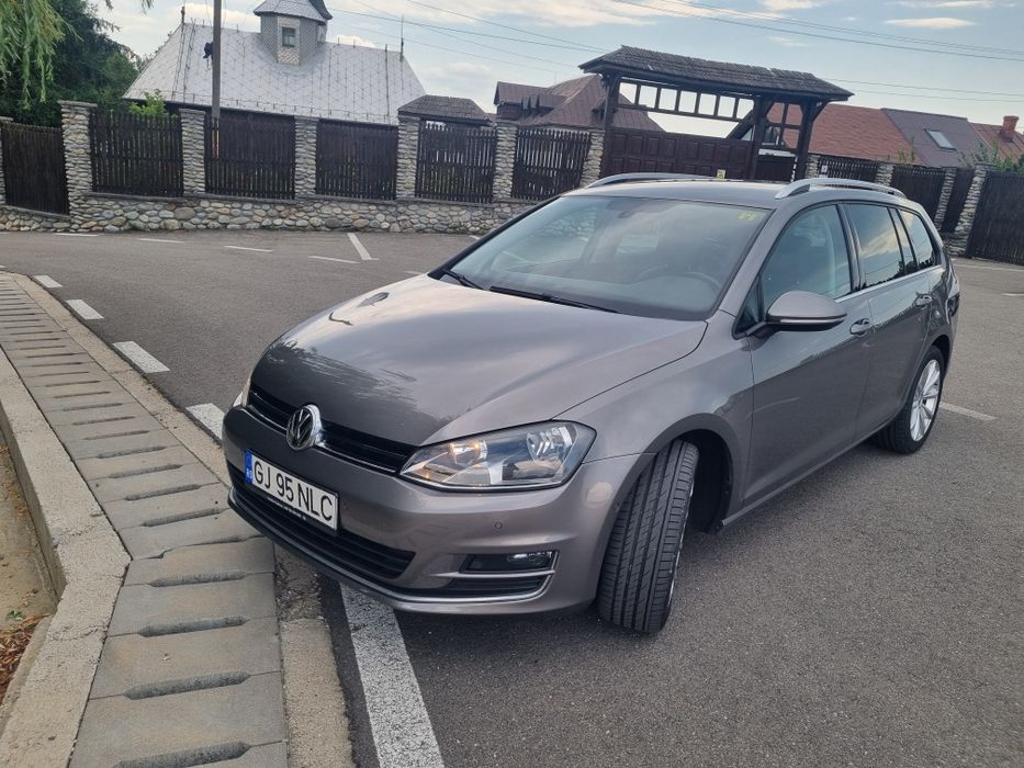 Vând Golf 7 1.6 TDI 110 Highline euro 6( 2 x rânduri de jante)