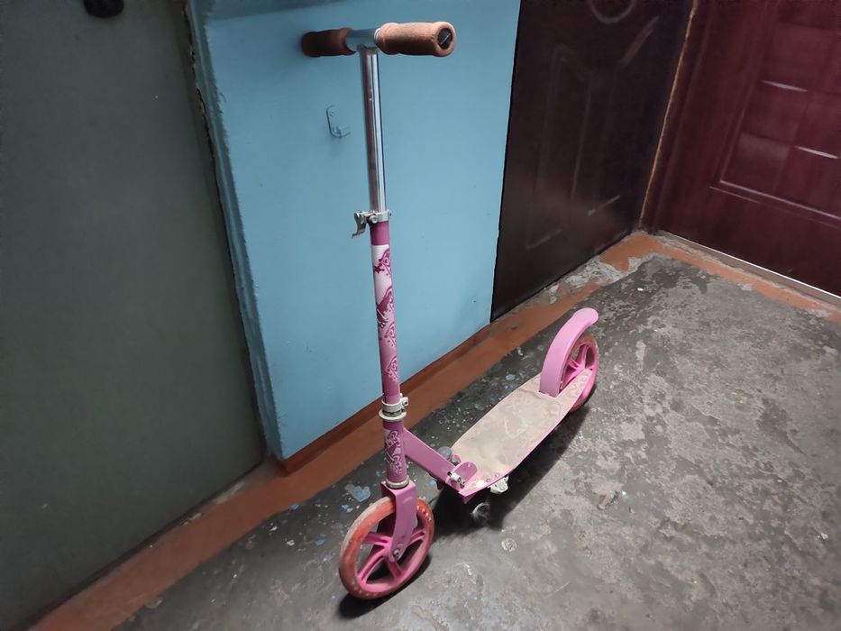 Продам самокат для девочки