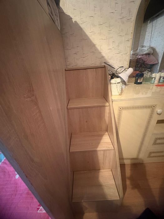 Двухъярусная кровать