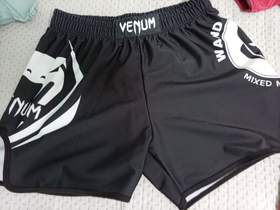 Форма венум красная