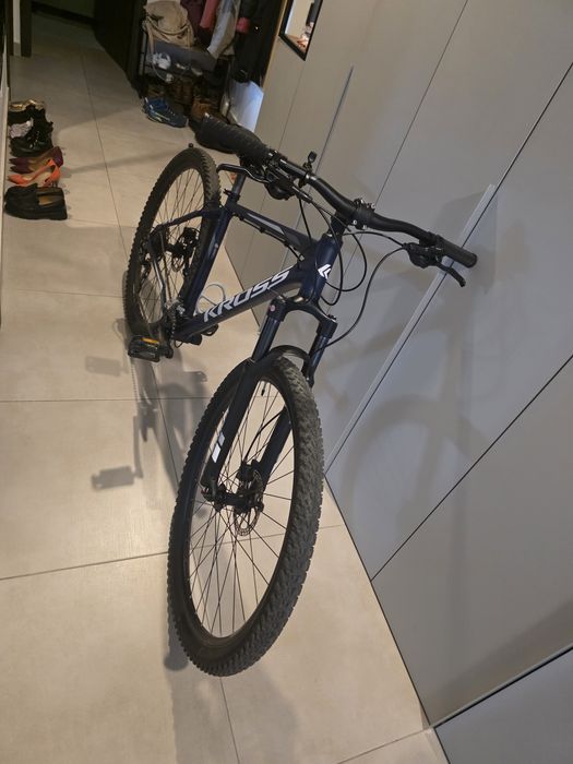Bicicleta Kross, mărimea M, roți de 29 inch, anvelopă nouă Continental (am factura și bonul fiscal la bicicletă).
