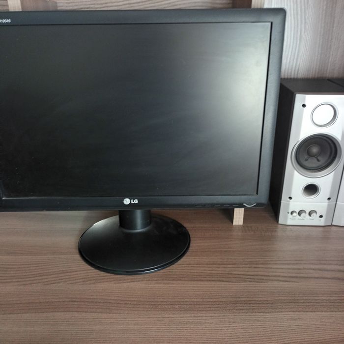 Vând monitor LG și unitate centrala