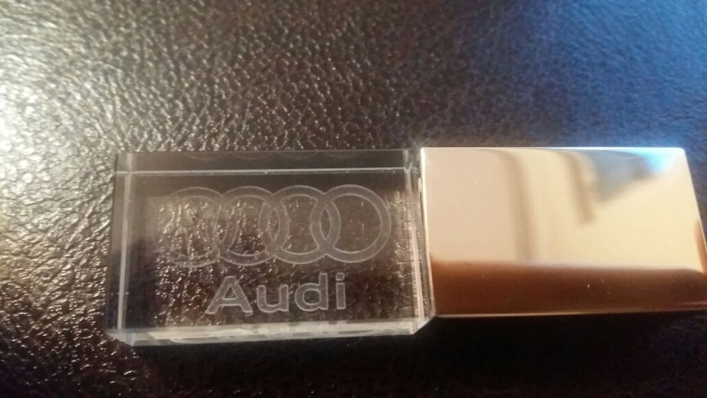 USB флашка с логото на Ауди и Vw 32гб памет цена:24лв 1 бройка