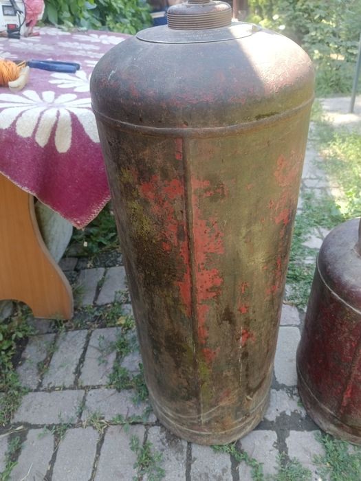 Продаю газовые баллоны.