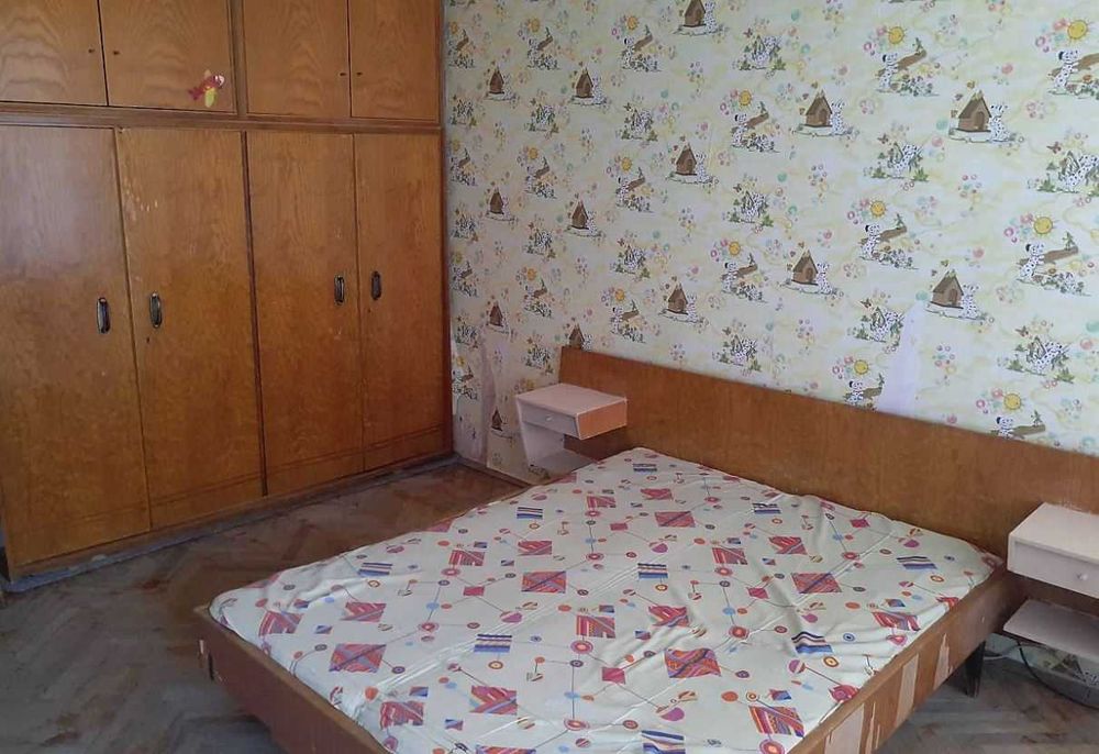 Дава се под наем Двустаен апартамент в Бургас, Лазур - 45 кв.м за 145 € - Снимка #3