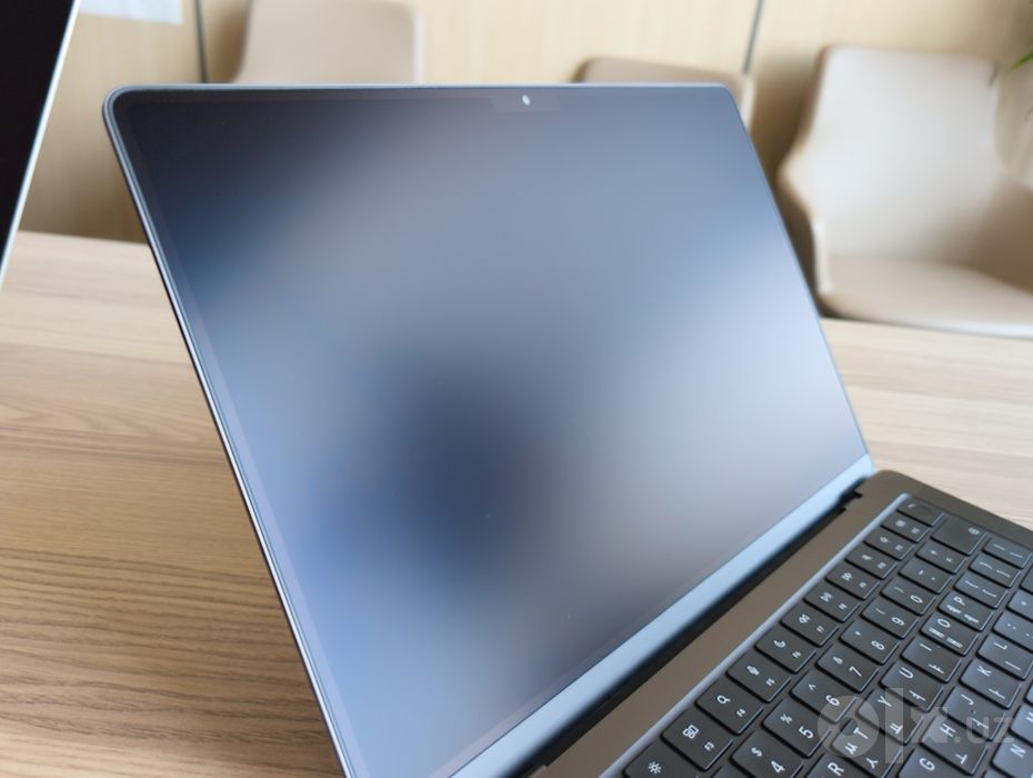 MacBook Pro 14 (M5 / 16GB / 1TB SSD / Nano-Texture Screen)