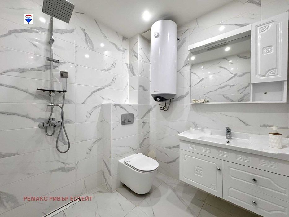 Продава се Четиристаен апартамент в Русе, Широк център - 148 кв.м за 1250 €/кв.м - Снимка #7