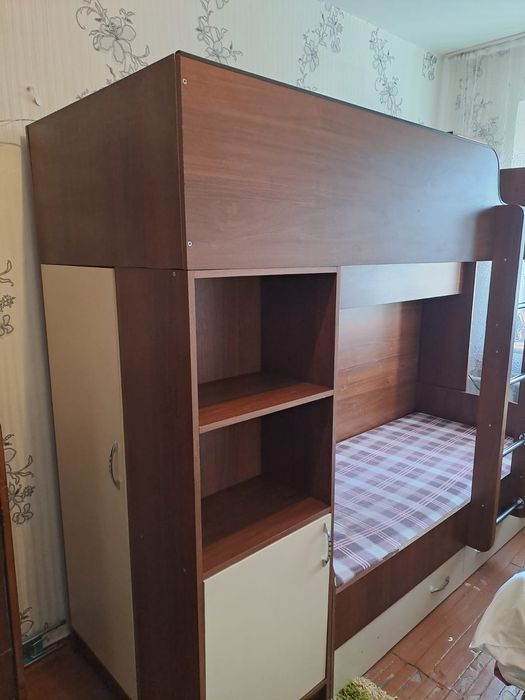 Продам кровать  двухярусная