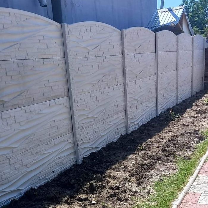 Garduri placi stâlpi din beton comprimat model Travertin