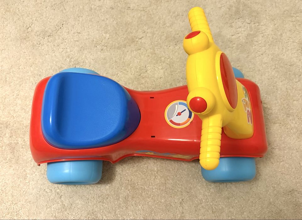 Masinuta muzicala noua fara pedale Noriel (1-2 ani)