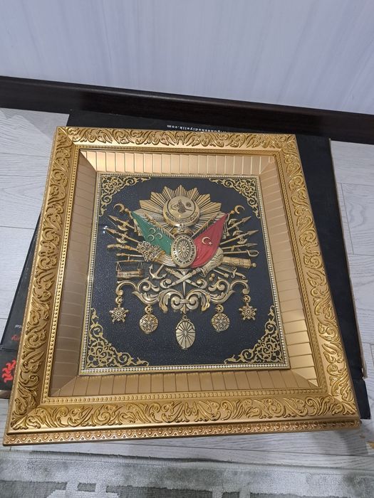 Картина в рамках