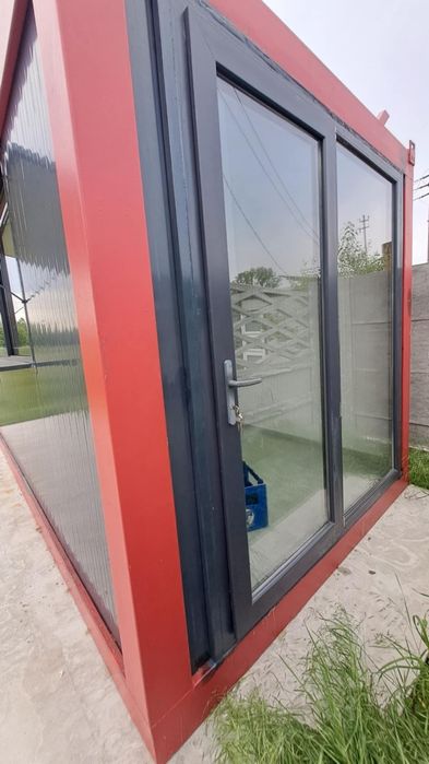 Container pentru fast-food sau birou