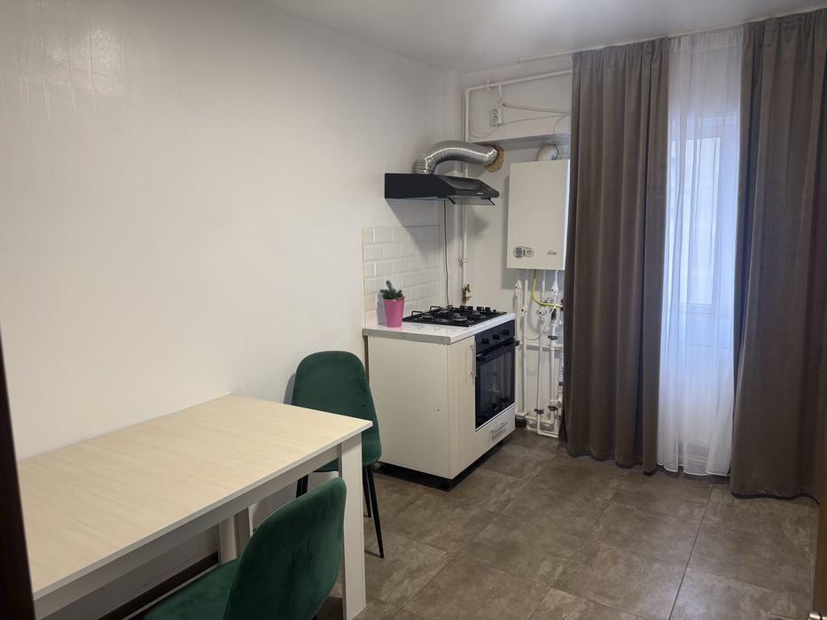 Apartament  3 camere strada carpati cu Bucuresti  ( CEC BANK)