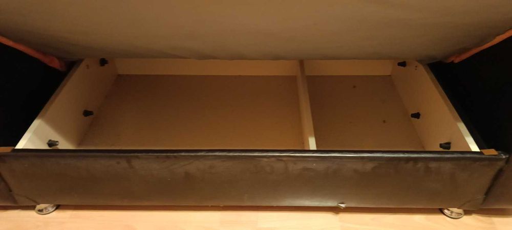 диван разтегателен тик так с място за багаж 2 табуретки и възглавнички