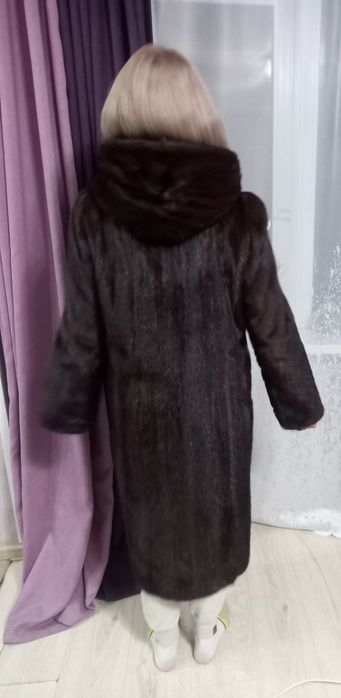 Продам шубу норковую