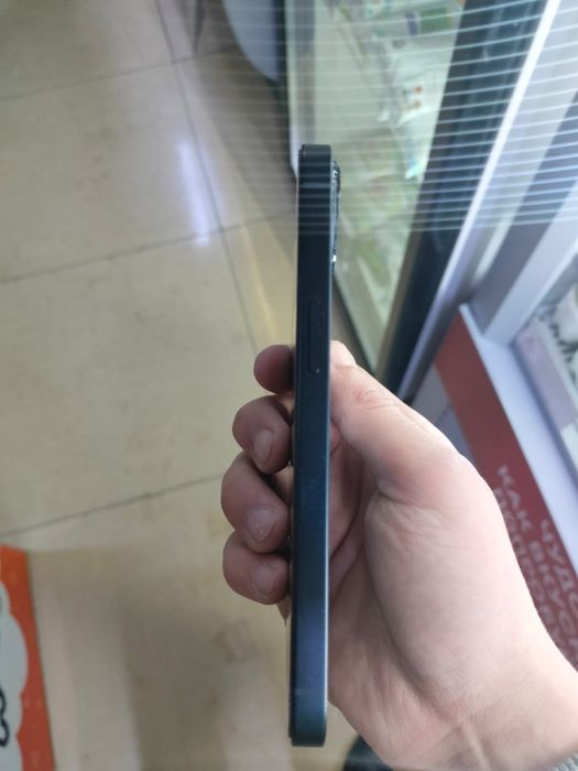 Продам айфон 13 новый