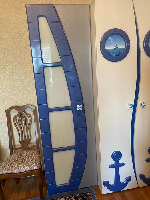 Детская мебель 2х ярусная и шкаф