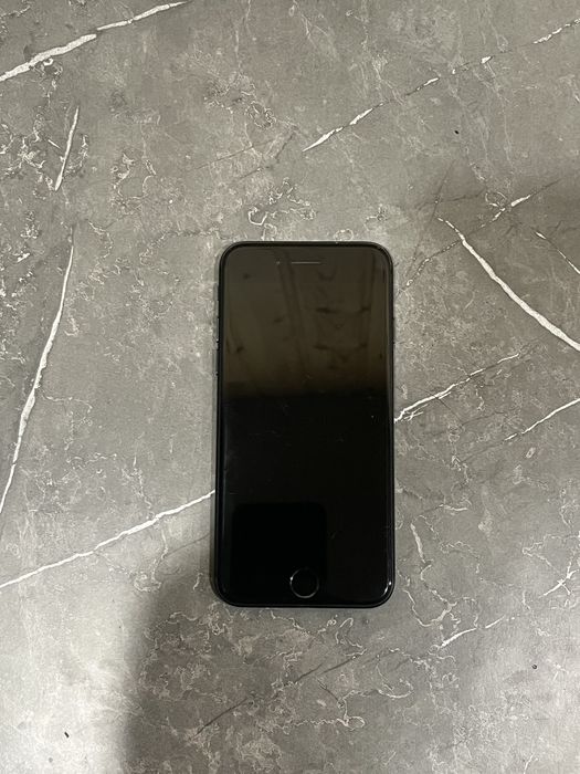 Продаю Iphone SE 2020 64gb